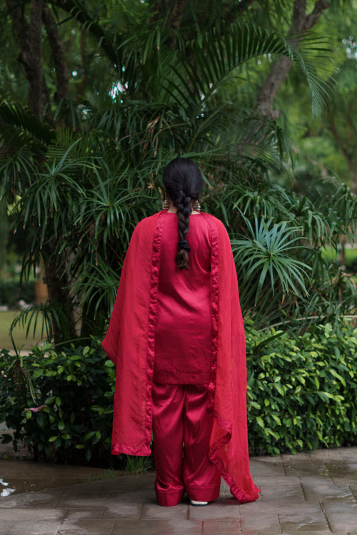 Shigona – Surkh Satin Embellished Suit Set